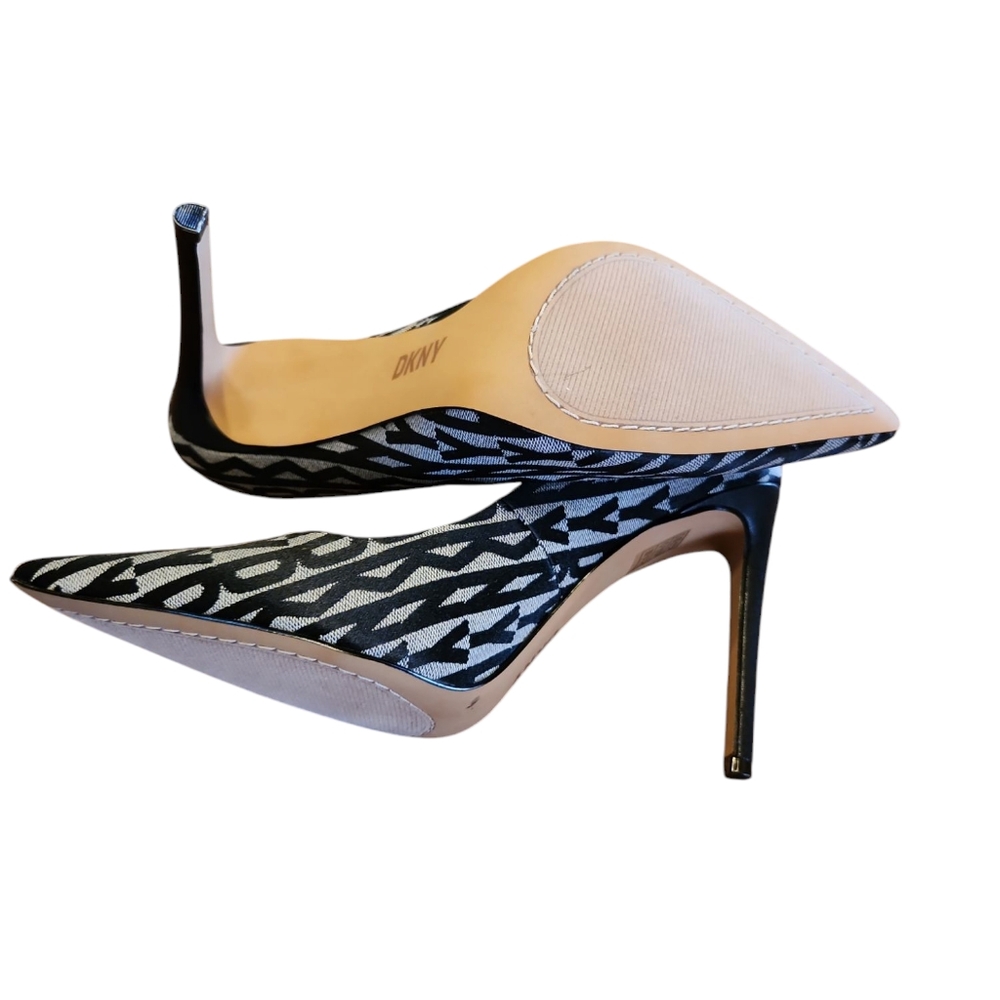 NEW DKNY Embossed Stiletto 4" Heel - Picture 5 of 8